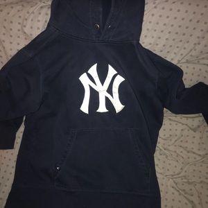 Men’s XL Yankees sweatshirt